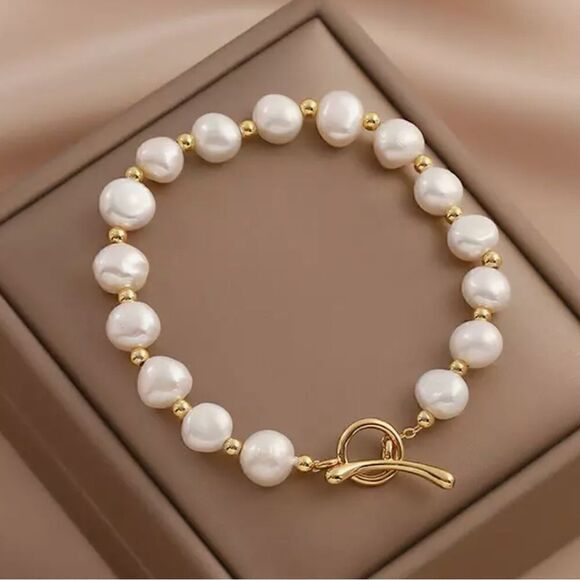 FRESHWATER PEARLS IRREGULAR 💯 % GENUINE 18K GOLD PLEATED BRACELET - Picture 1 of 3